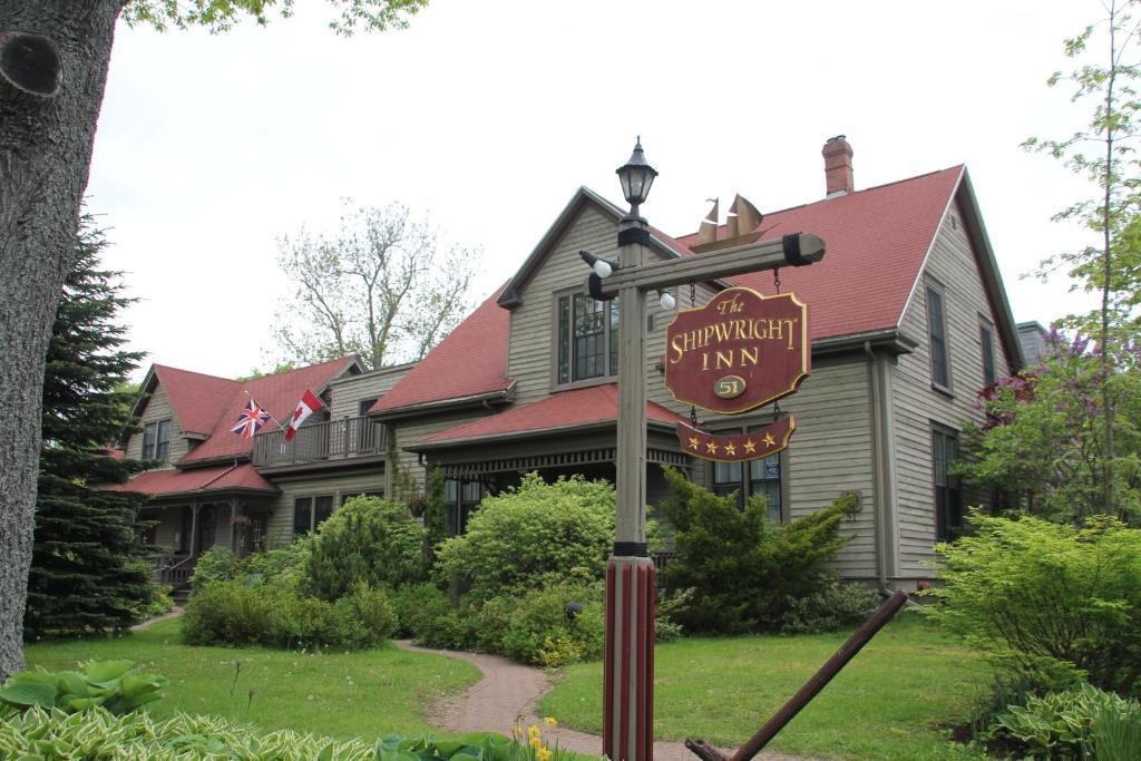 Shipwright Inn Шарлоттаун Экстерьер фото