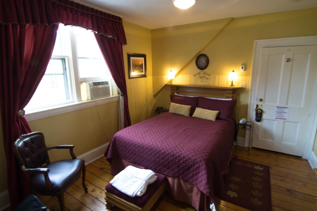 Shipwright Inn Шарлоттаун Экстерьер фото